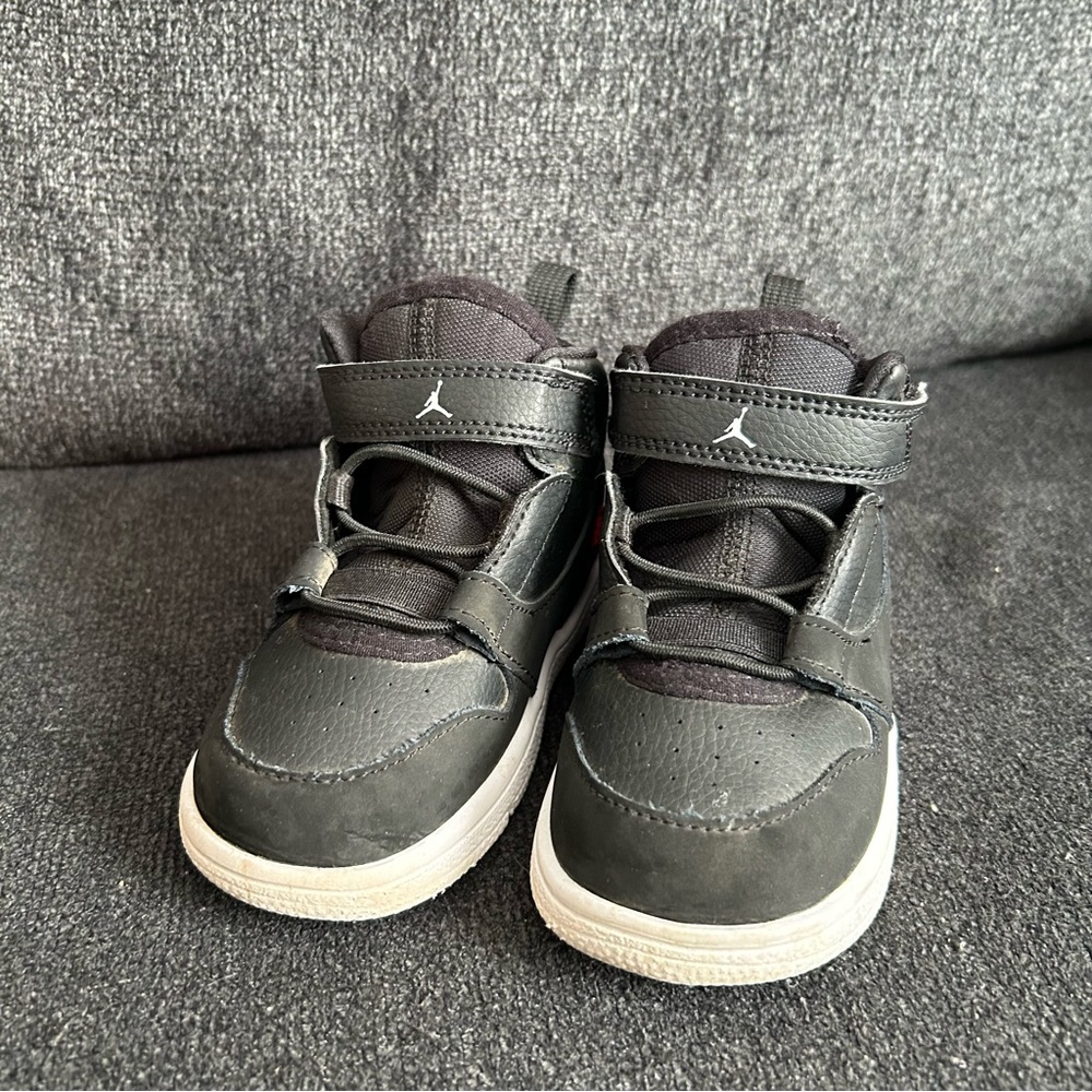 Toddler Air Jordans Sneakers Nike Size 8